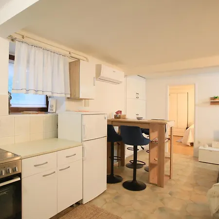Apartament Bamboo Oasis With Terrace In The Garden And Free Parking, Rijeka