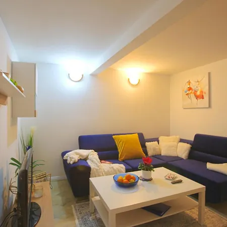 Bamboo Oasis With Terrace In The Garden And Free Parking, Apartament Rijeka
