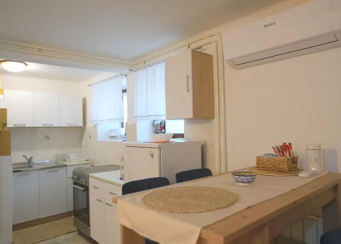 Bamboo Oasis With Terrace In The Garden And Free Parking,