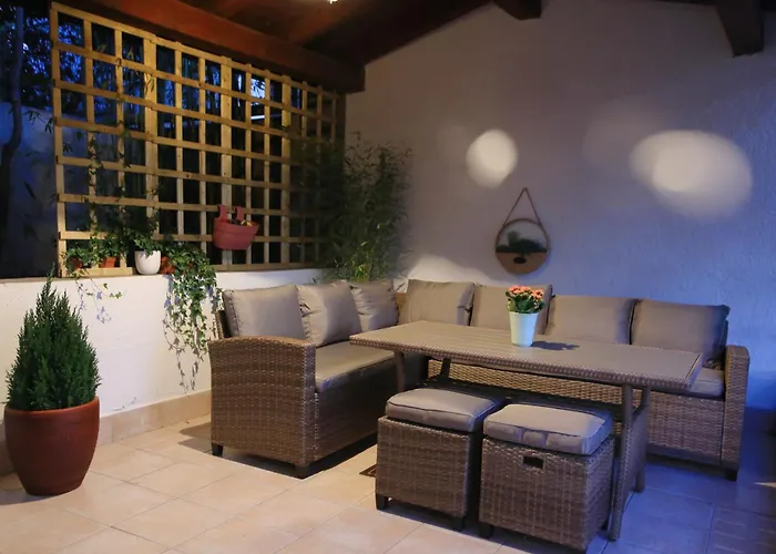 Bamboo Oasis With Terrace In The Garden And Free Parking, *