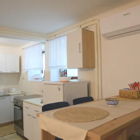 Bamboo Oasis With Terrace In The Garden And Free Parking,